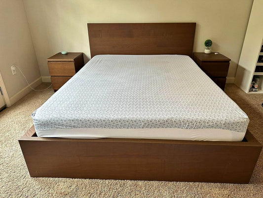 IKEA Malm king size bed frame with mattress - Brown