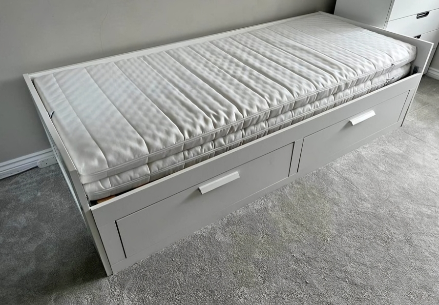 IKEA Brimness Daybed With 2 Mattress