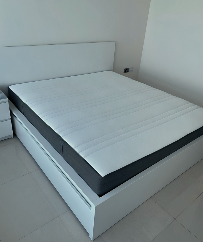 IKEA Malm king size bed frame with mattress - White